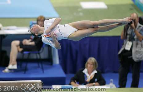 Alexandra Eremia beam dismount twist - 2004 Athens Summer Olympics