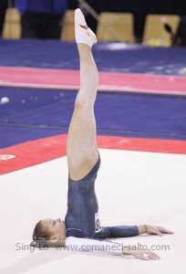 Dariya Zgoba floor legs up - Aarhus Worlds 2006 